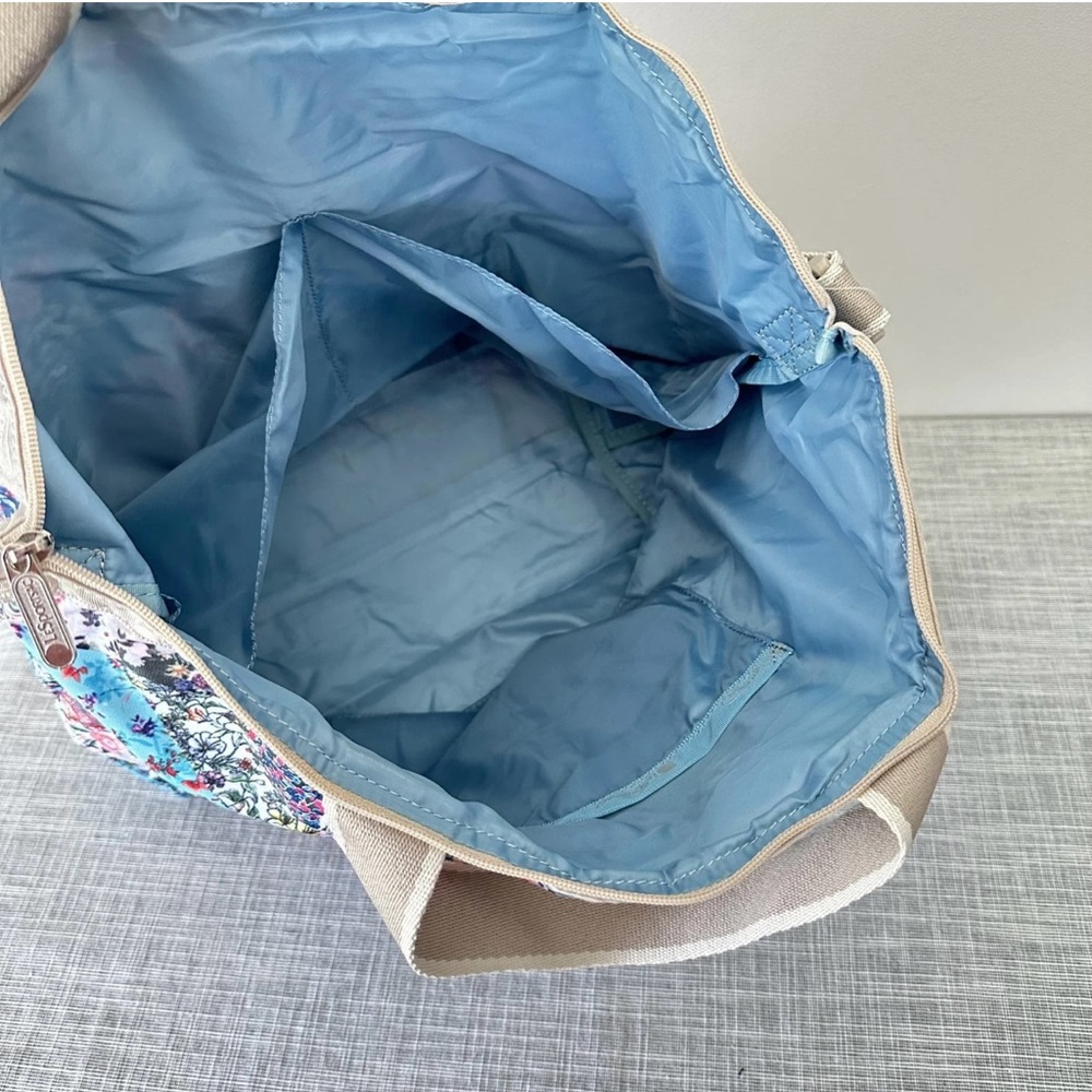 Lesportsac Floral Patchwork Quilt Easy Carry Tote NWT - Picture 5 of 7